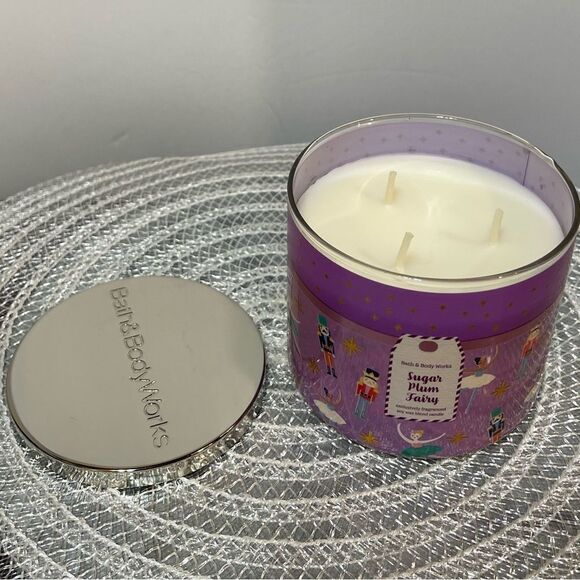 BBW Sugar Plum Fairy 3 Wick Scented Candle NWT - Picture 2 of 4